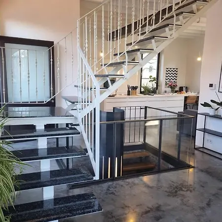 Historische Mit Garten, Luxus דירה *