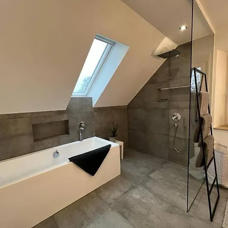 Historische Mit Garten, Luxus מירבוש