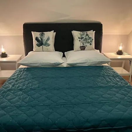 דירה Historische Mit Garten, Luxus מירבוש