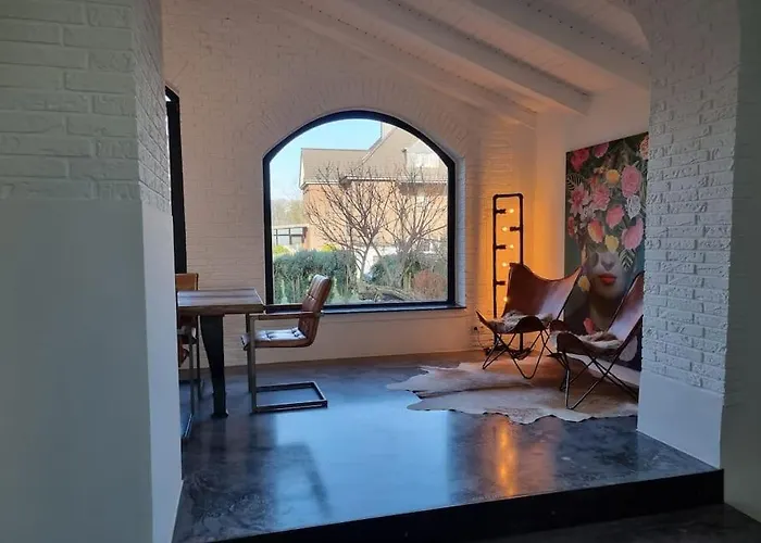 Historische Mit Garten, Luxus Apartman