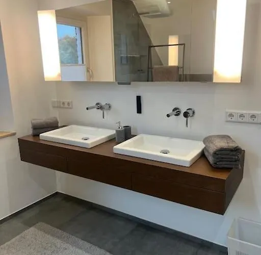 Historische Mit Garten, Luxus Apartman *